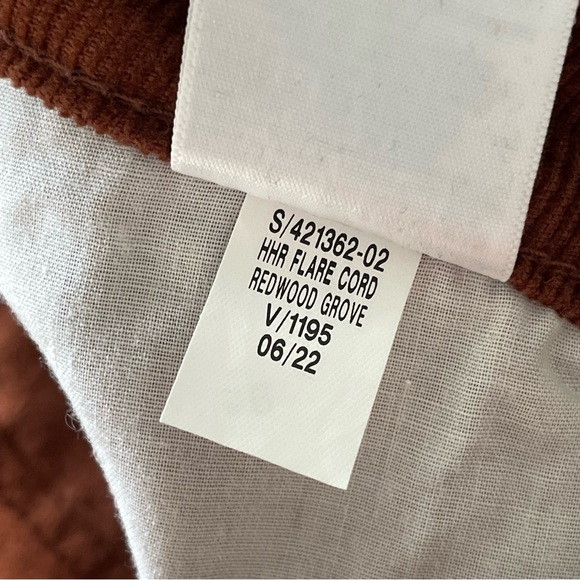 Old Navy Higher High-Rise Corduroy Flares in Rust Brown - Size 6 - Picture 12 of 12